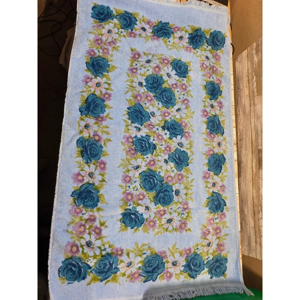 2 Vintage Pequot Blue Floral Bath Towels Rose Fringe 40x24 Cotton Lazy Daisy